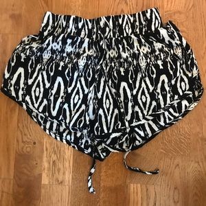 Patterned shorts